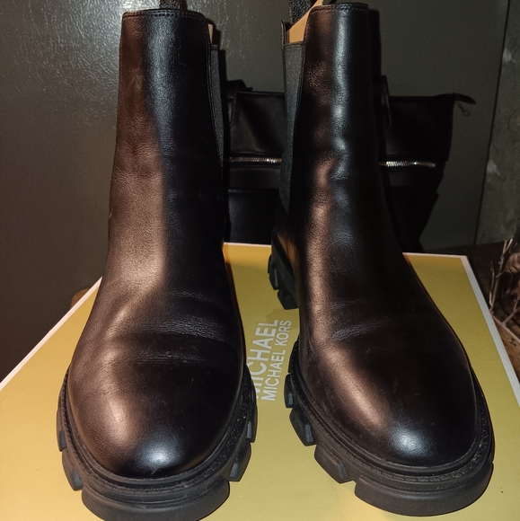 Michael Kors Riddle leather ankle bootie size 10 - Picture 5 of 5